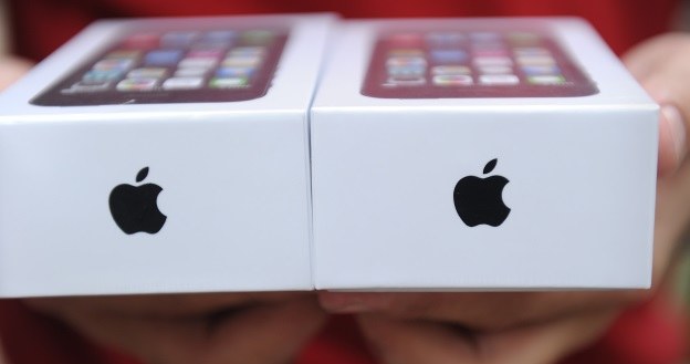 Czy w Chinach jako "nowe" sprzedaje się używane smartfony? /AFP