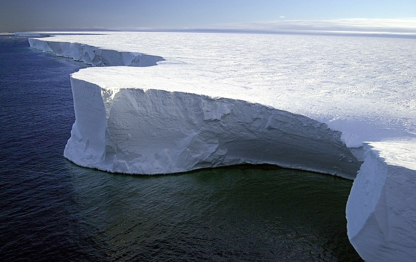 Czy w lodach Antarktydy kryje się tajemnicza struktura? /AFP
