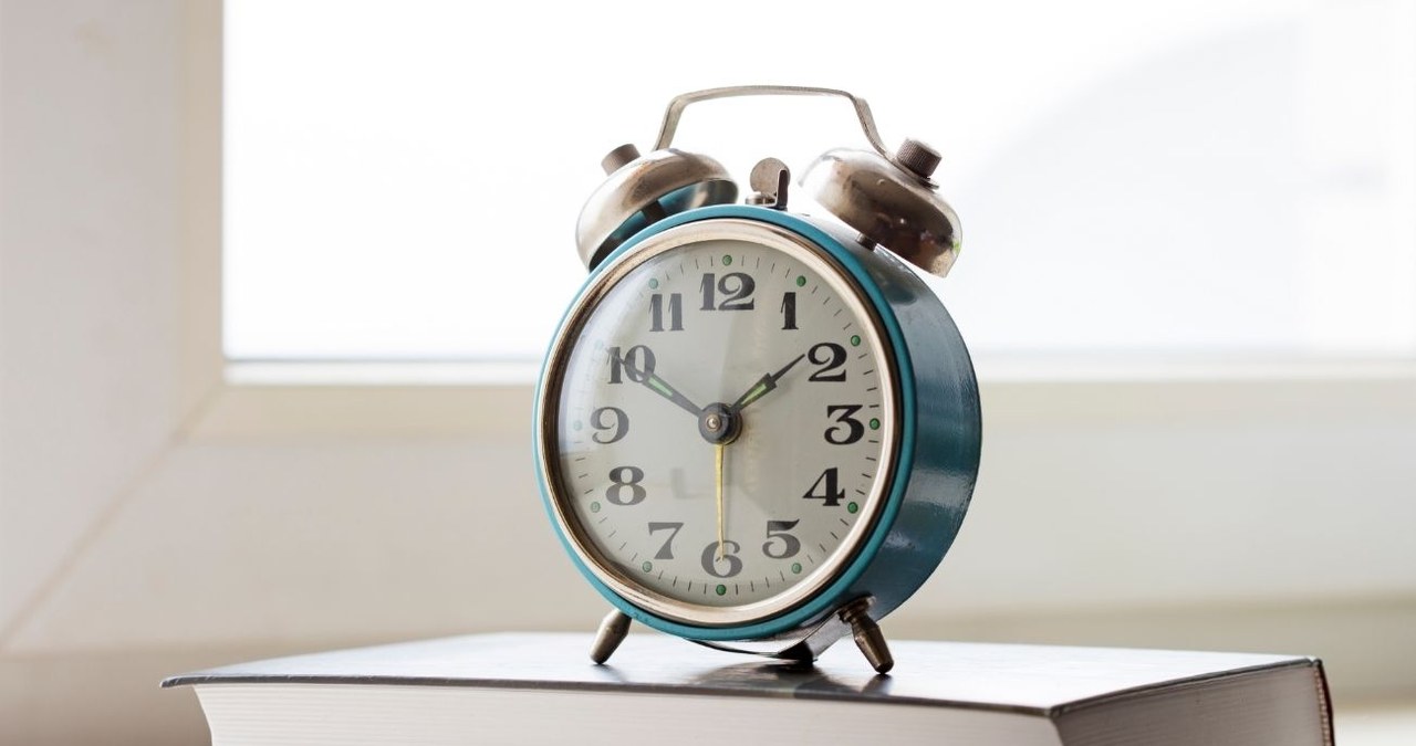 Czy w marcu 2026 roku po raz ostatni przestawimy zegarki? /vlad_123 /Canva Pro