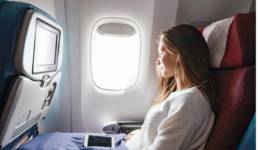 Czy w samolocie jest Wi-Fi? Lataj i surfuj w internecie nawet za darmo