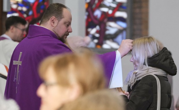 Czy w Środę Popielcową musisz być w kościele? I co z tym postem?