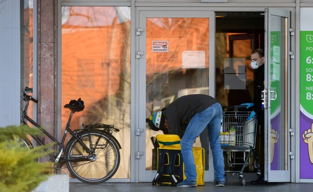 Czy w taksówce obowiązuje limit pasażerów? Co ze spotkaniami zakochanych? Sprawdź nowe wytyczne