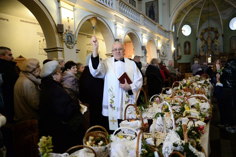 Czy w Wielką Sobotę obowiązuje post ścisły? Co można jeść, a czego nie?