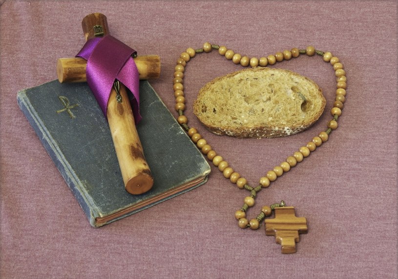 Czy w Wielki Piątek obowiązuje post? Co można jeść, a czego nie?