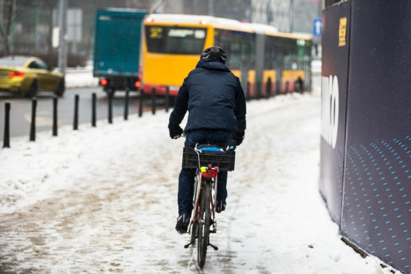Czy warszawscy urzędnicy powinni jeździć do pracy rowerami? /Adam Burakowski/REPORTER /Agencja SE/East News