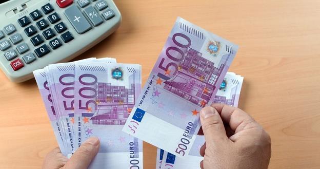 Czy warto teraz przewalutować kredyt w euro? /&copy;123RF/PICSEL