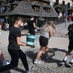 śmigus-dyngus Czy wiesz, dlaczego polewamy się wodą w Wielkanoc? Ta tradycja ma pogańskie korzenie