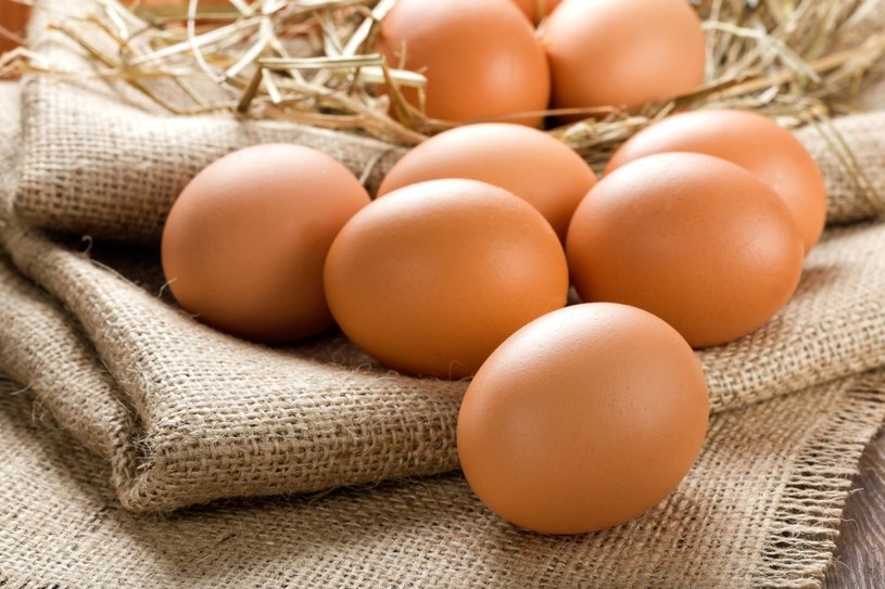 Czy wiesz, jak prawidłowo przechowywać jajka? /123RF/PICSEL