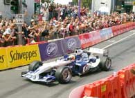 Czy Williams-BMW zaskoczy rywali? /AFP