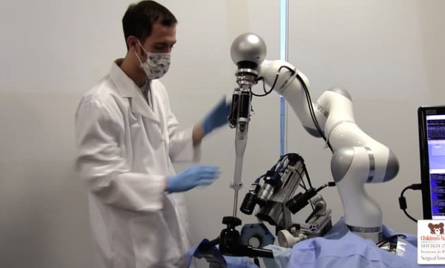 Czy wkrótce roboty zastąpią chirurgów? /materiały prasowe