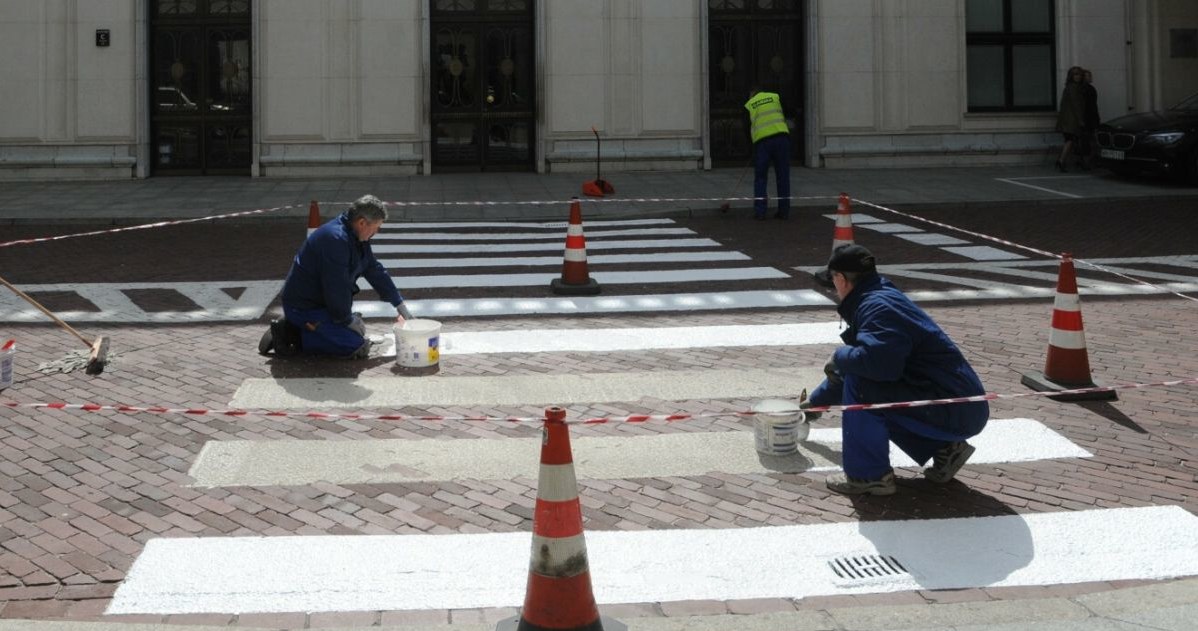 Czy wprowadzenie przejść sugerowanych oznacza, że polskich kierowców czeka wkrótce pomór zebr? /Witold Rozbicki/REPORTER /Agencja SE/East News