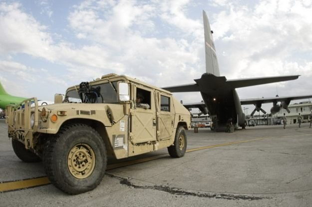 Czy za kilka lat Armia USA będzie miała do dyspozycji latające jeepy bojowe Humvee /AFP