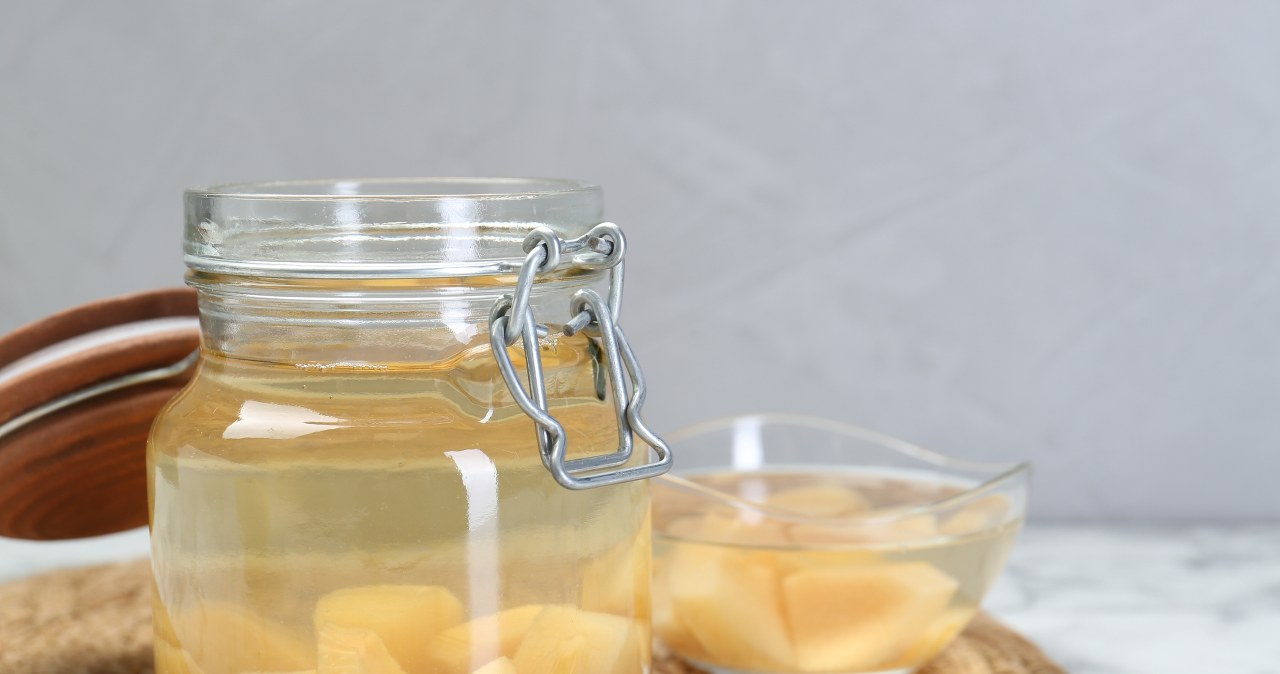 Czy zakwas z selera jest zdrowy? Kto powinien go spożywać? /liudmilachernetska /123RF/PICSEL