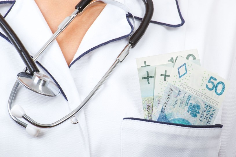 Czy zarobki lekarzy rezydentów zostaną podwyższone? /123RF/PICSEL