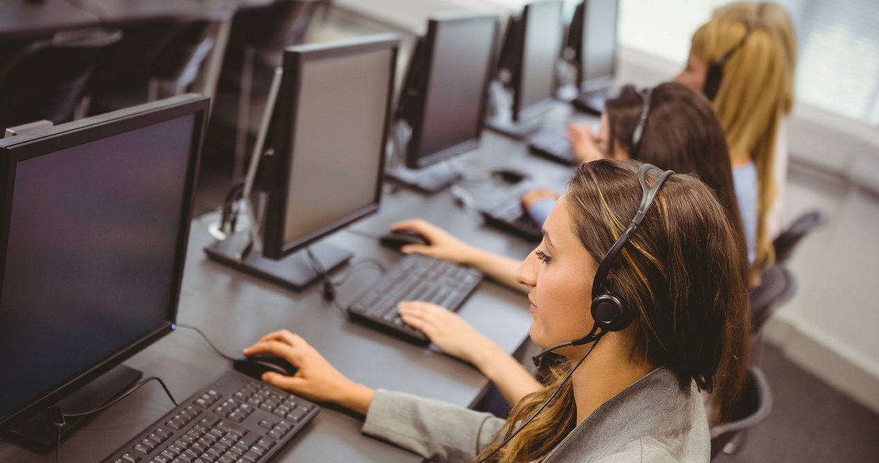 Czy zawodu telemarketera będzie można nauczyć się w szkole? /123RF/PICSEL
