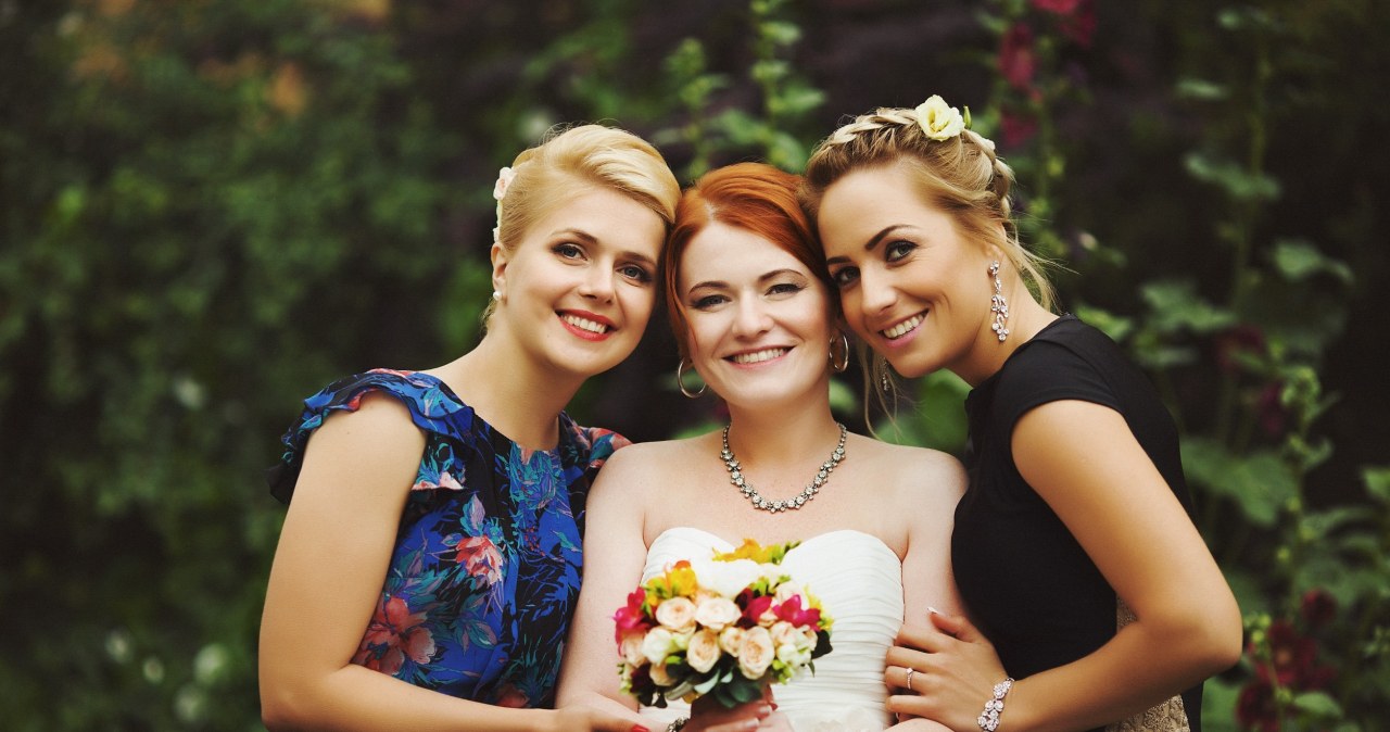 Czy znasz sekret odmładzającego makijażu na wesele? Glow make-up już króluje /123RF/PICSEL