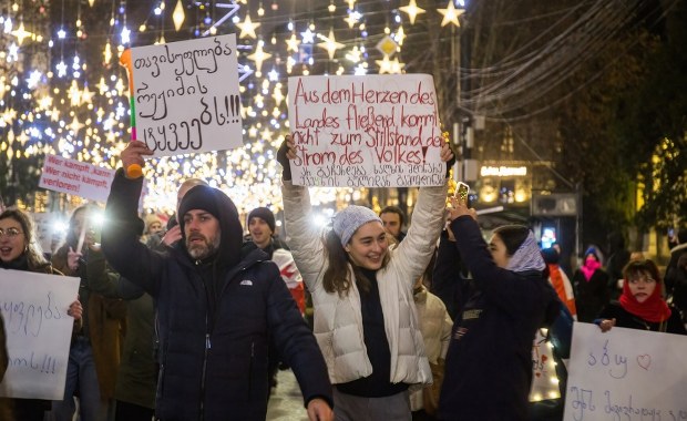 ​Czy Zurabiszwili opuści swą rezydencję? Tbilisi szykuje się na wielki protest