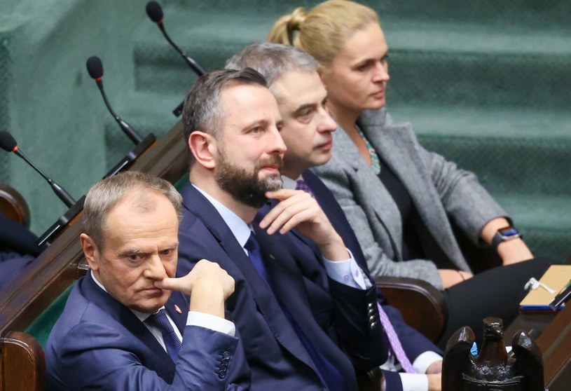 Czym jeżdżą członkowie polskiego rządu? /Piotr Molecki/East News /East News