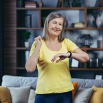 Czym są przekąski ruchowe? Jak dwie minuty ćwiczeń mogą poprawić kondycję i zdrowie