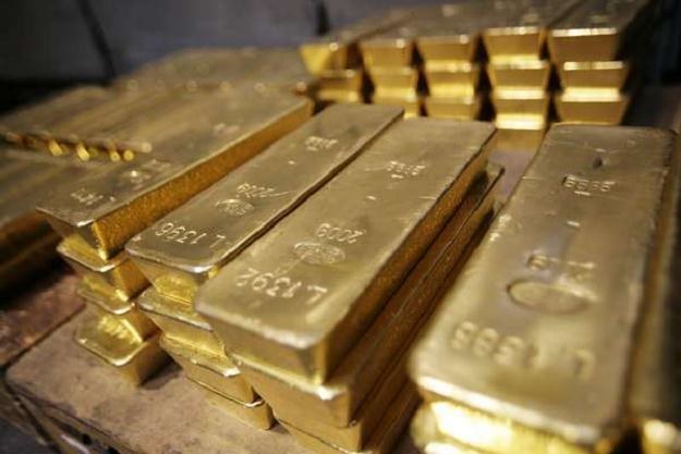 Czynnikiem który sprzyja spadkom cen złota jest zyskujący dolar /AFP
