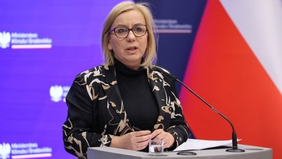 "Czyste Powietrze" pod lupą CBA. Hennig-Kloska: Program obecnie jest bezpieczny