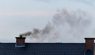 "Czyste Powietrze". Zaległe faktury miały zniknąć. Teraz zagrażają miejscom pracy