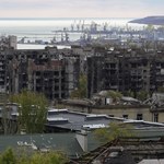 Czyszczenie Mariupola trwa. Rosjanie usuwają zniszczone budynki z map miasta