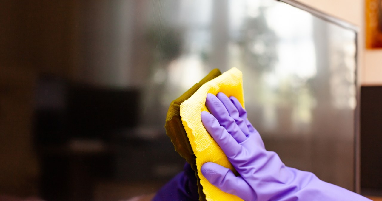 Czyszczenie telewizora musi być przemyślane, ponieważ nowoczesne ekrany LED, (a także OLED i QLED) są bardzo delikatne i można je łatwo uszkodzić /Pixel
