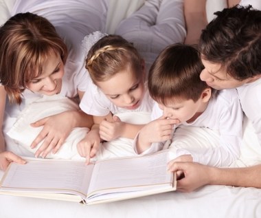 Czytaj z dziećmi i wzmacniaj więzi