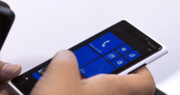 Czytniki pojawią się również w smartfonach z systemem Windows Phone /AFP