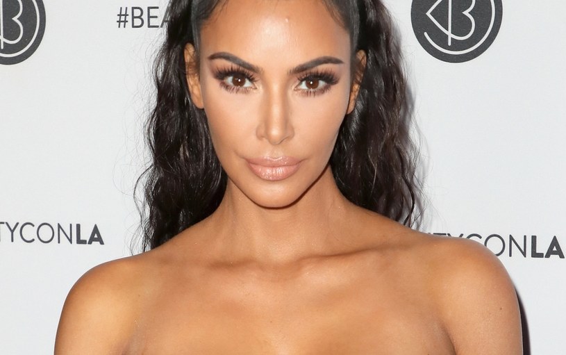 Czyżby opieka nad dziećmi przerosła Kim Kardashian? /David Livingston /Getty Images