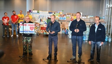 D. Tusk i J. Owsiak o doraźnej pomocy dla powodzian. Pierwsze tiry w drodze