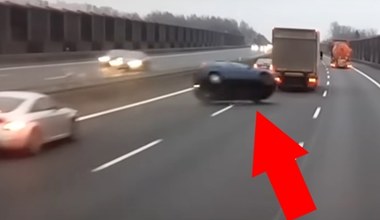 Dachowanie na autostradzie w oku kamery. Kierująca miała wielkie szczęście