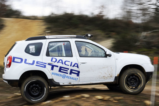 Dacia duster podczas rajdu  Aicha des Gazelles /Informacja prasowa