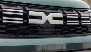 Dacia przed Teslą i Volkswagenem. Zmiany na rynku nowych aut