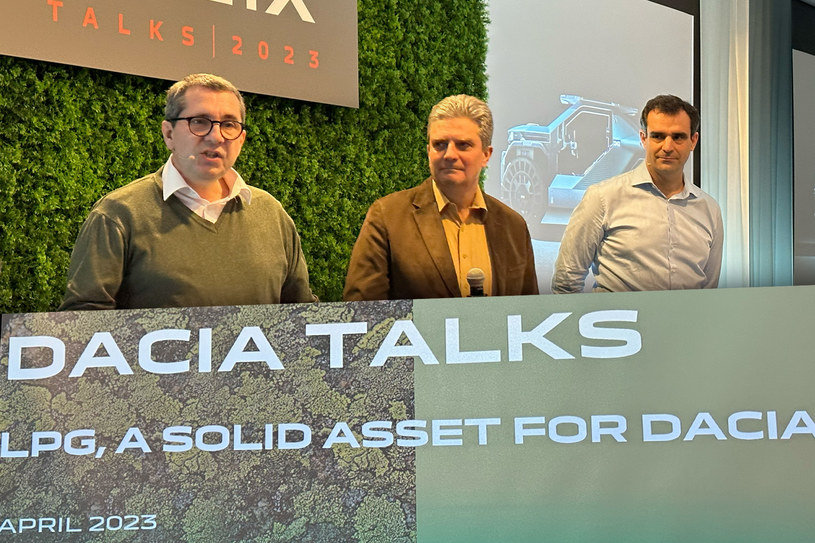 Dacia Talks 2023 w Warszawie - Didier Michaud, Janusz Chodyła, Sergio De La Torre /Jan Guss-Gasiński /INTERIA.PL