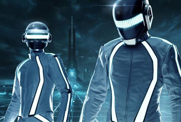 Daft Punk i ich charakterystyczny, cybernetyczny wizerunek /