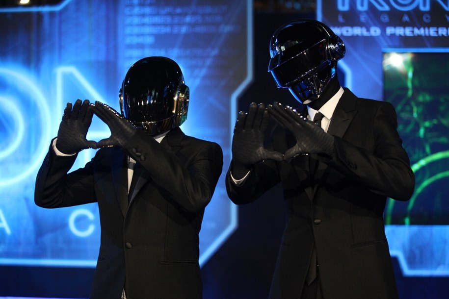 Daft Punk - przedstawiciele francuskiej sceny muzyki elektronicznej /Shutterstock