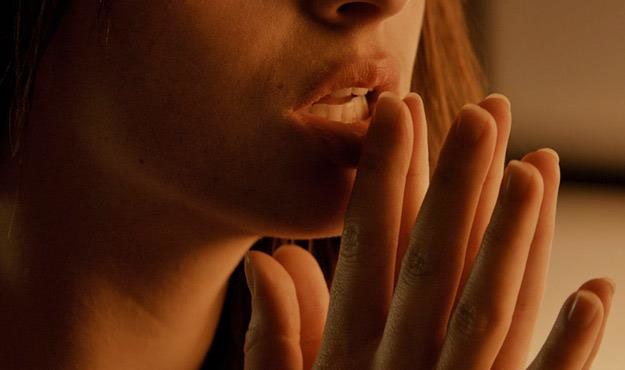 Dakota Johnson w filmie "Pięćdziesiąt twarzy Greya" /materiały prasowe