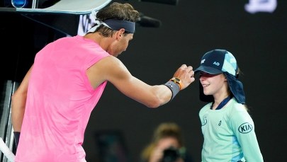 Dał całusa i autograf. Rafael Nadal przeprosił dziewczynkę za uderzenie piłką