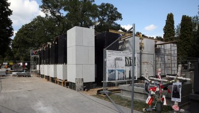 Dalsze ekshumacje na warszawskich Powązkach Wojskowych. Za kilkanaście dni ruszy procedura 