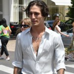 Damiano z Maneskin przyłapany na namiętnościach z piękną brunetką. W tle afera zaręczynowa i oficjalne oświadczenie