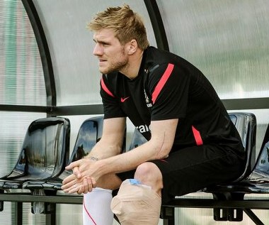 Damien Perquis w scenie z filmu "Będziesz legendą człowieku"