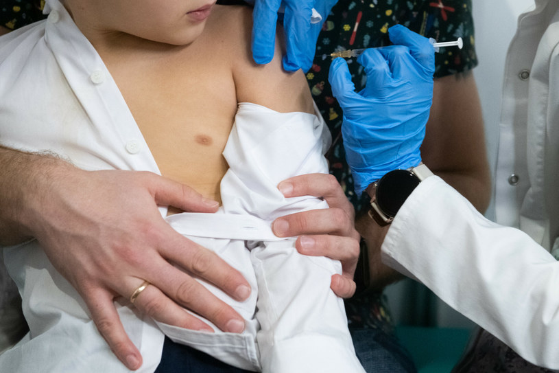 Dane Narodowego Instytutu Zdrowia Publicznego PZH wskazują na lawinowy spadek szczepień obowiązkowych u dzieci. Zdj. ilustracyjne /Lukasz Gdak /East News