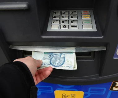 Dane NBP zaskoczyły. Znowu wypłacamy dużo gotówki