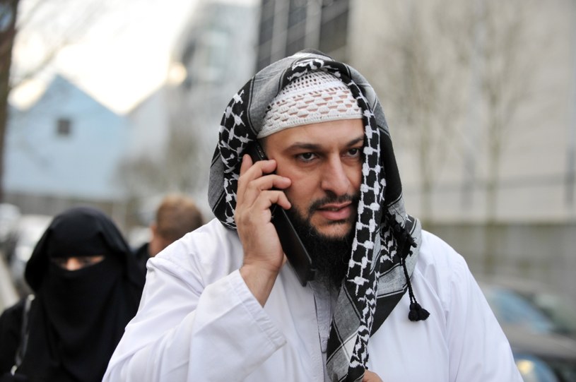 Dane ze smartfonu mogą ułatwić walkę z terroryzmem /AFP