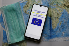 Dania: Zniesiono wymóg okazywania paszportów covidowych