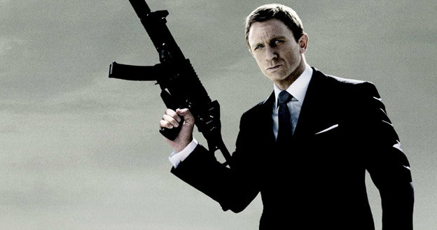 Daniel Craig jako James Bond w scenie z filmu "Quantum of Solace" /materiały prasowe