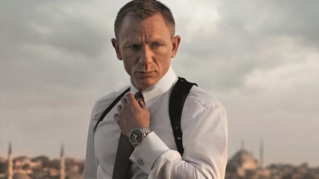 Daniel Craig - jako James Bond - w scenie z filmu "Skyfall" /materiały dystrybutora