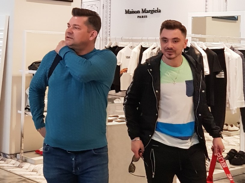 Daniel Martyniuk z rodzicami na zakupach /pomponik exclusive